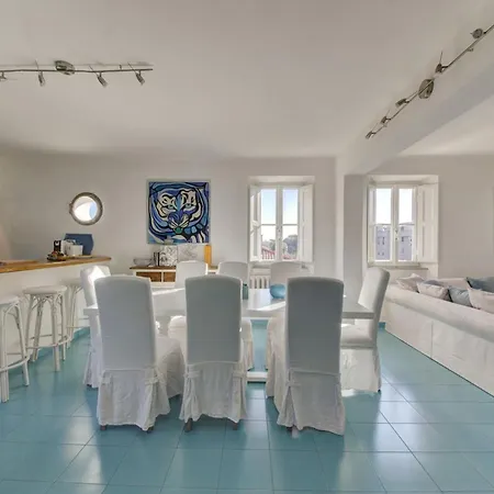 Spacious In Dei Marmi - Sea View & Balcony Апартаменти Форте-дей-Мармі