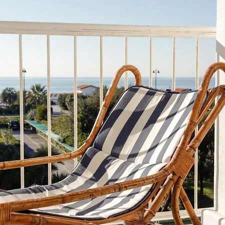 Spacious In Dei Marmi - Sea View & Balcony Форте-дей-Мармі