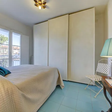Spacious In Dei Marmi - Sea View & Balcony *