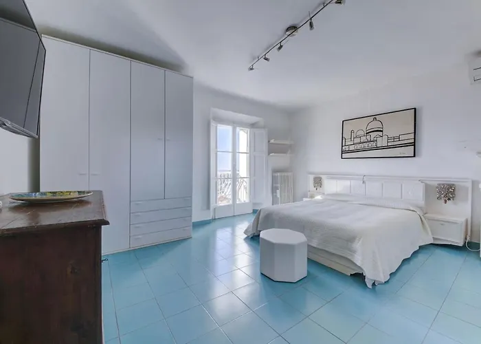 Spacious In Dei Marmi - Sea View & Balcony *