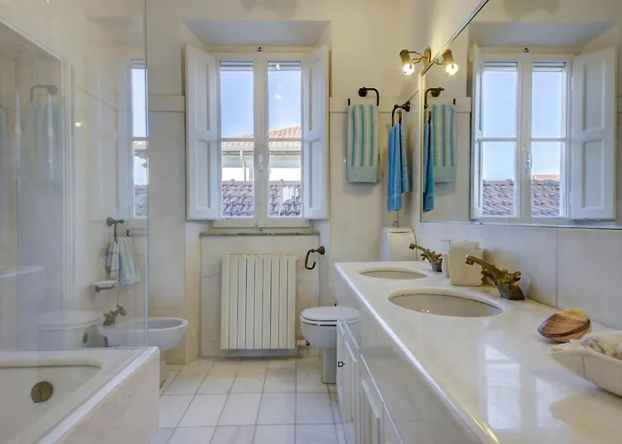 Spacious In Dei Marmi - Sea View & Balcony 马尔米堡