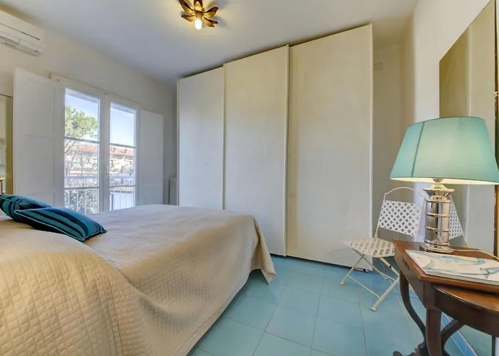 Apartment Dei Marmi Sea View