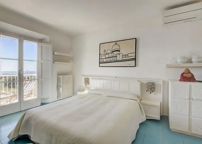 Spacious In Dei Marmi - Sea View & Balcony فورتي دي مارمي