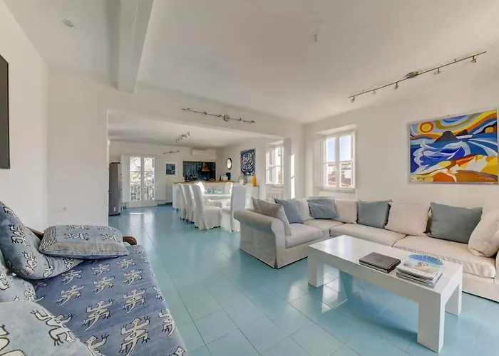 Spacious In Dei Marmi - Sea View & Balcony شقة